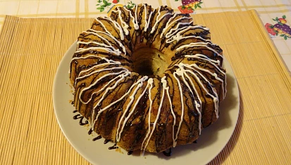 Medová bábovka s cuketou