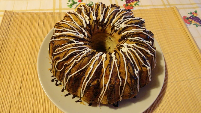 Medová bábovka s cuketou