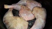 Myslivecké kuře po italsku, kuřecí porce opečeme po obou stranách...