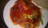 Paprikové lusky plněné kozáky (hotový pokrm s domácím chlebíkem)