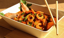 Pikantní krevety a cukety v curry