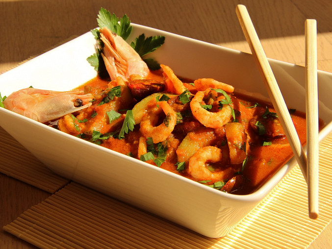 Pikantní krevety a cukety v curry