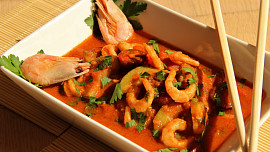 Pikantní krevety a cukety v curry