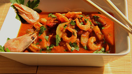 Pikantní krevety a cukety v curry