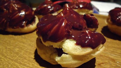 Profiteroles se šlehačkou aneb sladké bobečky mlsné rebečky