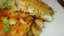 Smažený halibut v brokolicovém těstíčku  s česnekovou kaší