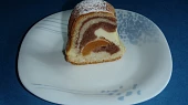Tříbarevný moučník s ovocem