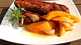 Uzená žebra pečená s dýní