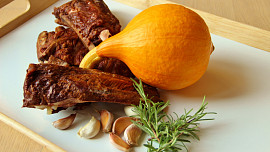 Uzená žebra pečená s dýní