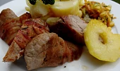 Vepřové palce ve slaninovém přebalu s teplou máslovou zeleninou, Vepřové palce ve slaninovém přebalu s teplou máslovou zeleninou