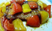 Vepřové plátky v závoji paprik a rajčete