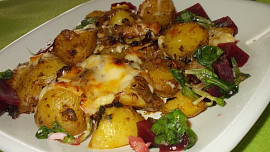 Zapečená směs z brambor, sýrů  a hub