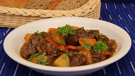 Zvěřinové Irish stew ( Irské dušené)