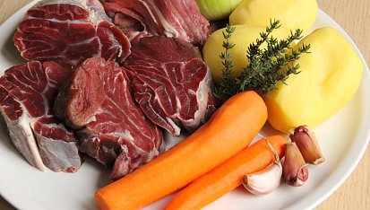 Zvěřinové Irish stew ( Irské dušené)