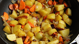 Zvěřinové Irish stew ( Irské dušené)