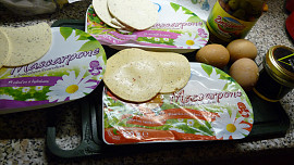 Vařené vejce a mascarpone s vinným želé