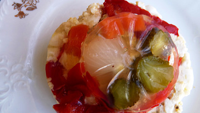 Vařené vejce a mascarpone s vinným želé