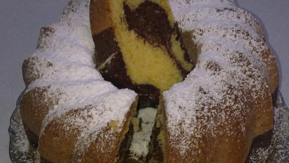 Bábovka (hrníčková, olejová), na řezu