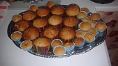 Banánové muffiny s kousky bílé čokolády, muffiny i minimuffinky