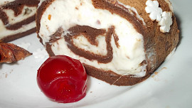 Bílková roládka se šlehačkou (upečená bez žloutků a bez mouky)