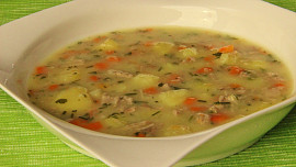 Bramborová kuřecí polévka