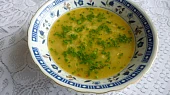 Česneková polévka se strouhankou a vejci