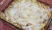Česnekovaný řízek  a  gratinované brambory s Parmesanem