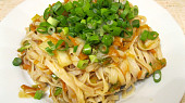 Chow mein - Rýžové nudle s mrkví a zelím po čínsku