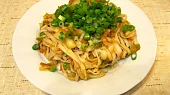 Chow mein - Rýžové nudle s mrkví a zelím po čínsku