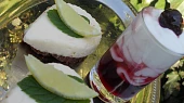 Citronový koláč s ostružinovou balsamicovou omáčkou
