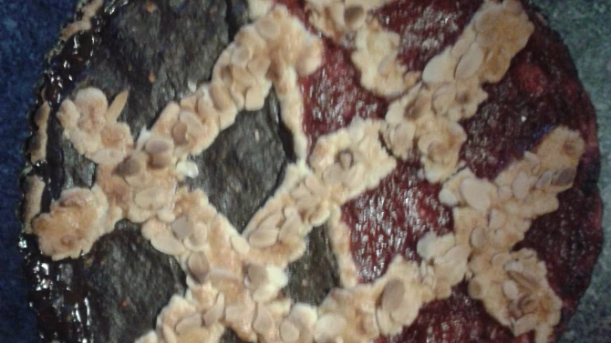 Dvojctihodná crostata po česku, výsledek mojí práce, bohužel nejsem žádný foodstylista, takže se omlouvám za vzhled fotky
