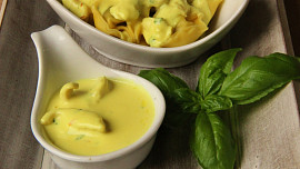 Jemná šafránová omáčka na těstoviny