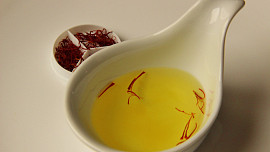 Jemná šafránová omáčka na těstoviny