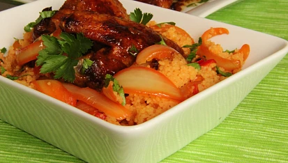 Kuřecí křidélka s tandoori cibulovým kuskusem