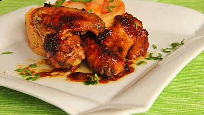 Kuřecí křidélka s tandoori cibulovým kuskusem