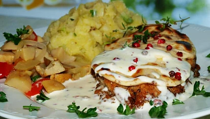 Kuřecí prsa s plátky mascarpone a růžovým pepřem