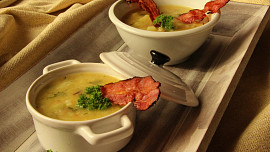 Květáková polévka se slaninou