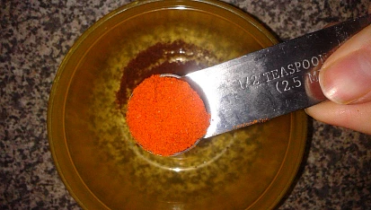 Marocká kuchyně - směs koření RAS AL HANOUT, půl lžičky kajánského pepře