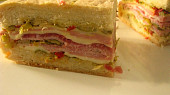Obložený sendvič - italská muffuletta