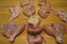 1 malé kuře nasekané na curry (curry cuts)