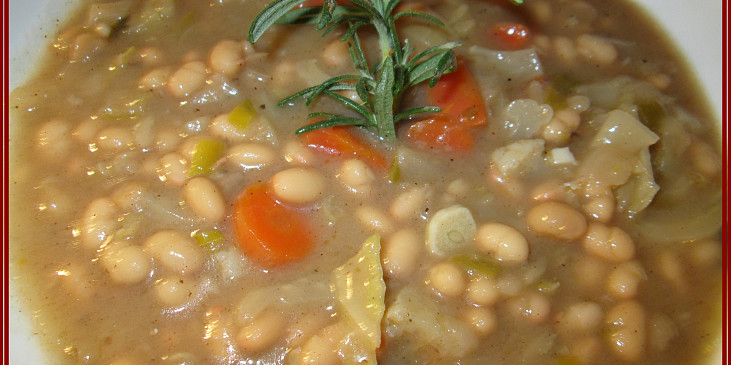 Polévka z hlávkového zelí a fazolí - hustá (Polévka z hlávkového zelí a fazolí)