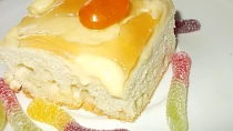 Řezy z bílé čokolády s pomerančovým krémem a ovocným  želé