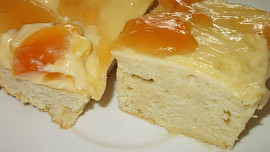 Řezy z bílé čokolády s pomerančovým krémem a ovocným  želé