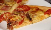 Rychlá pizza "domácí" sýrová a chorizo