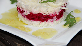 Detoxikační salát z černé ředkve a řepy