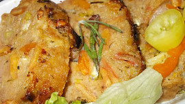 Sekaná s řapíkatým celerem,  plněná bílou klobásou