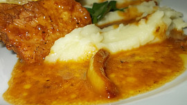 Vepřová pečeně  na šafránu a citronech