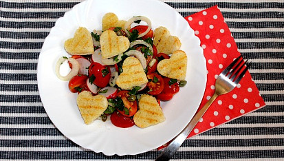 Zamilovaná Panzanella s kapary