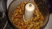 Brusinkové muffiny, nasekané vlašské ořechy