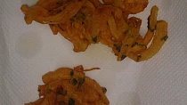 Cibule v těstíčku pakora/bhaji - Indická kuchyně